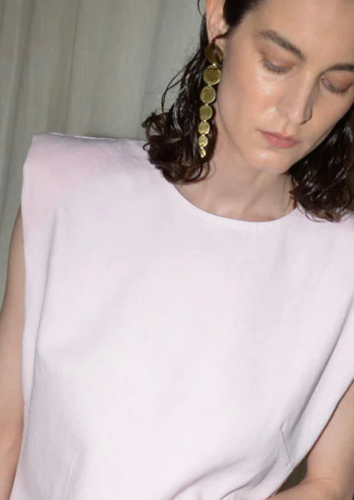 The Neckline Trick That Instantly Changes Your Proportions